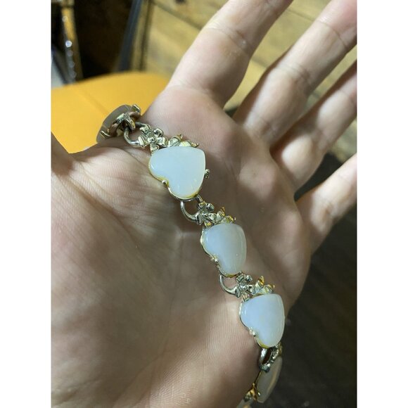 Vintage Moonray / Moonglow Creamy White Lucite Heart Choker Necklace 16 Inch - Picture 8 of 10